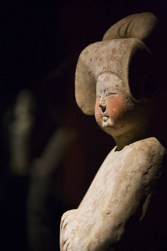 竖图,彩色,室内,雕塑,上海,中国,亚洲,文化遗产,古典,历史,文化,文物,古代,工艺品,陶器,摄影,上海博物馆,古董,古物,美好,中国文化,古玩,东亚,中华人民共和国,古远,古代文明,传统文化,丰腴,bj174