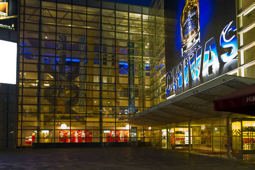 横图,彩色,室外,购物,建筑,上海,中国,亚洲,灯光,交通,广告,蓝色,摄影,东亚,中华人民共和国,旅行,目的地,bj174