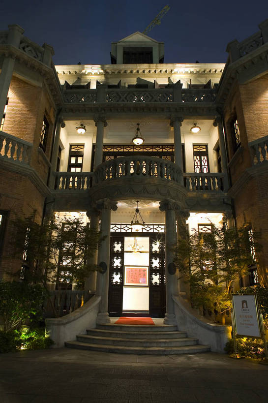 竖图,彩色,室外,购物,建筑,上海,中国,亚洲,灯光,交通,广告,摄影,东亚,中华人民共和国,旅行,目的地,bj174