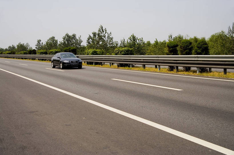 横图,彩色,室外,白天,道路,高速公路,路,公路,汽车,北京,图片,交通,车,树木,交通工具,轿车,摄影,载具,东亚,马路,高等级公路,京石高速公路,bj174