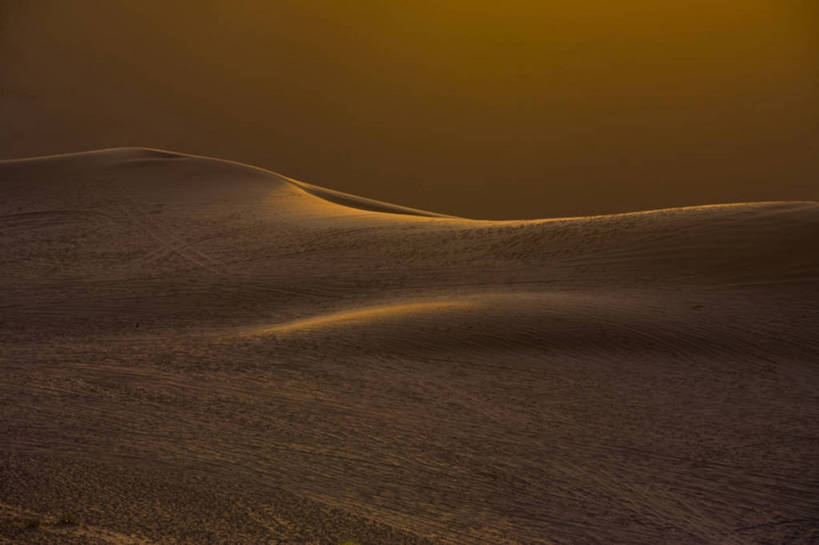 横图,彩色,美景,沙漠,山,敦煌,中国,亚洲,黄沙,沙子,景观,山丘,辽阔,黄色,自然,广阔,金色,石壁,景色,摄影,地理,环境,山区,中国文化,自然风光,东亚,甘肃,甘肃省,中华人民共和国,西北地区,甘,酒泉,酒泉市,苍凉,敦煌鸣沙山,大漠,彩图,鸣沙山,bj174