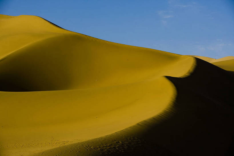 横图,彩色,美景,沙漠,山,敦煌,中国,亚洲,黄沙,沙子,线条,景观,辽阔,沙丘,黄色,自然,广阔,金色,石壁,景色,摄影,地理,环境,山区,中国文化,自然风光,东亚,甘肃,甘肃省,中华人民共和国,西北地区,甘,酒泉,酒泉市,平滑,苍凉,敦煌鸣沙山,大漠,彩图,鸣沙山,bj174