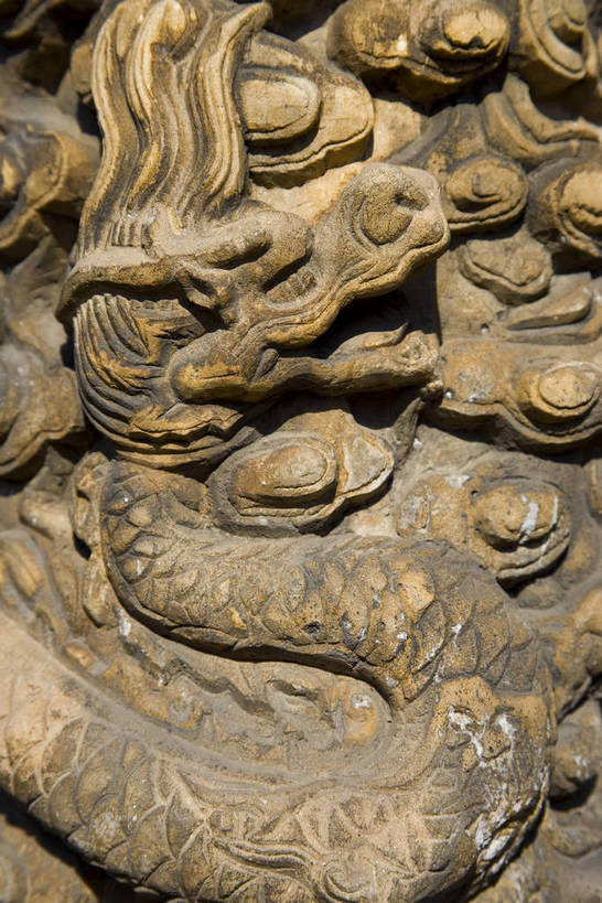 竖图,名胜古迹,建筑,中国,亚洲,朝拜,局部,龙,地砖,雕像,房屋,历史,传统,石雕,古代,祈祷,旅游胜地,摄影,宗教,佛教,东亚,佛陀,藏传佛教,中华人民共和国,河北省,承德,古远,彩图,庙,普宁寺,bj174