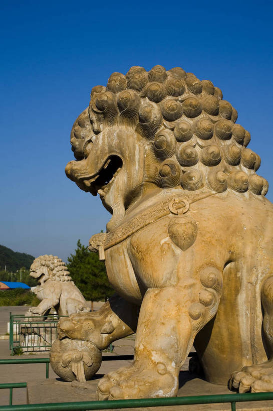 竖图,室外,白天,石头,建筑,狮子,避暑山庄,中国,亚洲,历史,古代,石狮,旅游胜地,摄影,东亚,世界文化遗产,中华人民共和国,华北地区,河北,河北省,冀,承德,承德市,古远,彩图,承德避暑山庄,小布达拉宫,承德离宫,热河行宫,bj174