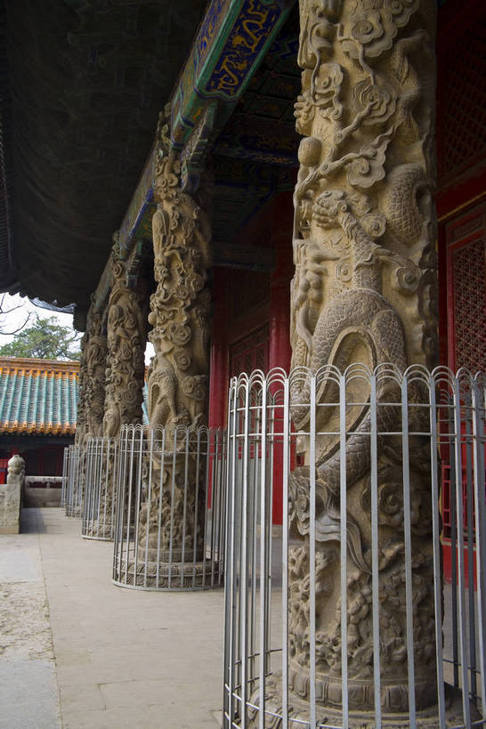竖图,神秘,石头,建筑,雕塑,孔庙,中国,亚洲,龙,地砖,牌匾,房屋,墙,历史,山东,石雕,古代,石碑,旅游胜地,摄影,古代建筑,东亚,曲阜,孔子,中华人民共和国,古远,彩图,庙,大成殿,bj174
