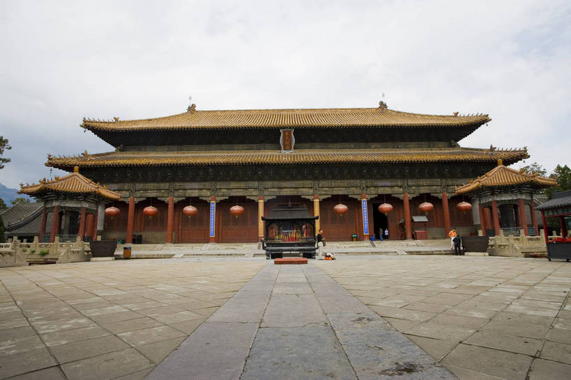 横图,神秘,石头,名胜古迹,建筑,雕塑,中国,亚洲,节日,龙,灯笼,地砖,牌匾,香炉,房屋,墙,历史,文化,山东,石雕,焰火,石碑,祈祷,健康,旅游胜地,许愿,摄影,信仰,古代建筑,纪念,祈求,东亚,中华人民共和国,岱庙,平安,彩图,庙,bj174