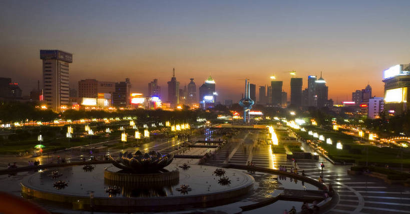 高楼大厦,广场,横图,俯视,室外,夜晚,旅游,度假,城市风光,城市,建筑,霓虹灯,莲花,照明,中国,亚洲,城镇,历史,娱乐,场地,山东,古代,现代化,享受,休闲,旅游胜地,放松,摄影,城市建筑,场所,东亚,济南,中华人民共和国,古远,彩图,泉城广场,bj174