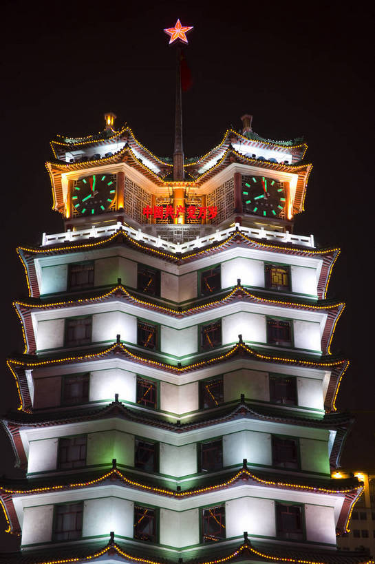 高楼大厦,竖图,彩色,室外,旅游,度假,办公楼,美景,城市风光,城市,大厦,建筑,摩天大楼,写字楼,夜景,中国,亚洲,阴影,光线,影子,景观,灯光,娱乐,现代,建筑物,楼宇,享受,休闲,闪耀,商务楼,景色,放松,竖,摄影,闪烁,文明,灯火通明,东亚,发展,中华人民共和国,郑州,河南,闪动,闪灼,发达,彩图,旅行,大楼,高层建筑,高楼,摩天楼,二七广场,bj174