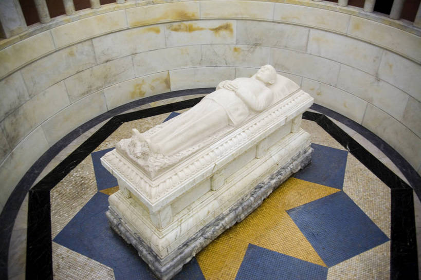 横图,彩色,室外,白天,旅游,度假,名胜古迹,标志建筑,地标,建筑,雕塑,南京,中国,亚洲,遗迹,艺术,装饰,雕刻,雕像,塑像,图片,文化遗产,纪念碑,古迹,历史,文物,娱乐,建设,大厅,古建筑,大堂,工艺品,享受,休闲,墓地,旅游胜地,放松,摄影,纪念,石像,美术,坟墓,陵墓,主题,棺木,陈列,坟场,古文明,东亚,汉白玉,江苏省,孙中山,中华人民共和国,功能,美学,名人,伟大,伟人,石,彩图,旅行,bj174