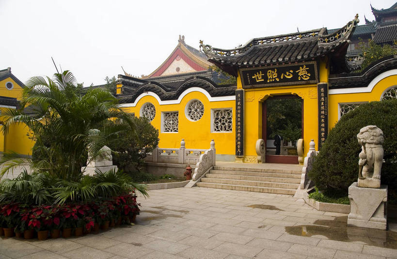 横图,彩色,室外,白天,旅游,度假,名胜古迹,门,标志建筑,地标,建筑,中国,亚洲,遗迹,图片,房屋,楼阁,亭子,庭院,屋子,文化遗产,建筑群,院子,古迹,文物,娱乐,建设,古建筑,楼房,凉亭,享受,休闲,旅游胜地,放松,摄影,古代建筑,参观,古文明,东亚,江苏省,中华人民共和国,镇江,金山寺,彩图,旅行,房子,架空,飞檐,bj174