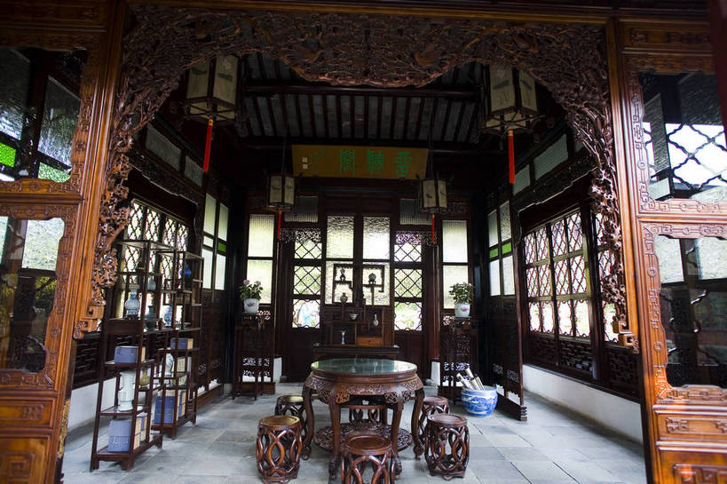 横图,彩色,室内,白天,旅游,度假,名胜古迹,家具,标志建筑,地标,建筑,中国,遗迹,民俗,灯笼,图片,建筑群,古典,古迹,文物,娱乐,建设,古建筑,江苏,苏州,享受,休闲,旅游胜地,放松,摄影,字画,中国文化,古文明,东亚,拙政园,旅行,传统文化,bj174