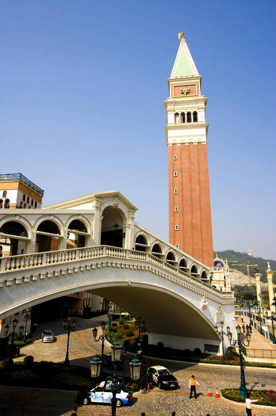 竖图,彩色,室外,白天,旅游,度假,名胜古迹,标志建筑,地标,建筑,澳门,中国,亚洲,游客,遗迹,图片,文化遗产,建筑群,豪华,古迹,文物,娱乐,建设,古建筑,享受,休闲,旅游胜地,放松,竖,赌场,摄影,参观,古文明,东亚,中华人民共和国,繁荣,发达,威尼斯人酒店,彩图,旅行,bj174