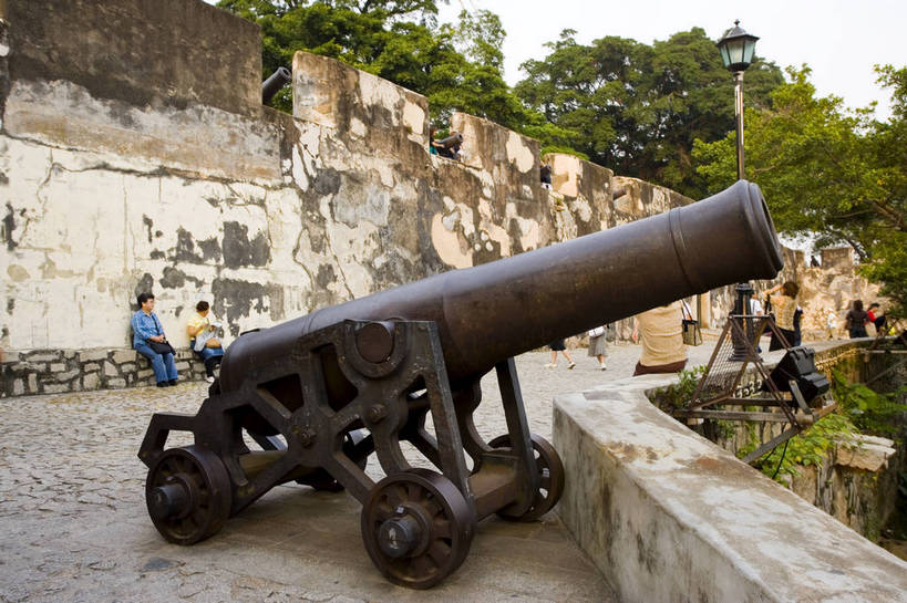 横图,彩色,室外,白天,旅游,度假,名胜古迹,标志建筑,地标,建筑,澳门,中国,亚洲,遗迹,图片,文化遗产,古迹,历史,文物,娱乐,建设,古建筑,享受,休闲,炮,旅游胜地,放松,摄影,欧式建筑,古文明,东亚,港澳台,中华人民共和国,澳门特别行政区,澳,彩图,旅行,大炮台,大三巴炮台,圣保禄炮台,中央炮台,bj174