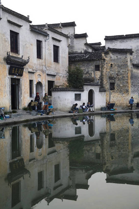 竖图,彩色,室外,白天,旅游,美景,标志建筑,地标,建筑,中国,亚洲,风俗,民俗,图片,房屋,楼阁,屋子,景观,文化遗产,建筑群,楼群,古典,历史,建设,传统,楼房,民居,古代,自然,旅游胜地,景色,竖,摄影,人文景观,中国文化,自然风光,东亚,安徽省,歙县,中华人民共和国,古远,彩图,旅行,房子,架空,bj174