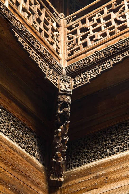 竖图,彩色,室外,白天,旅游,黄山,标志建筑,地标,建筑,雕塑,中国,亚洲,风俗,艺术,装饰,民俗,雕刻,雕像,浮雕,图片,房屋,楼阁,屋子,文化遗产,建筑群,楼群,古典,历史,文化,文物,建设,传统,楼房,民居,古代,工艺品,旅游胜地,竖,摄影,人文景观,玉雕,古董,纪念,美术,古物,中国文化,主题,陈列,古玩,东亚,安徽,安徽省,黄山市,歙县,黟县,中华人民共和国,华东地区,功能,美学,皖,古远,彩图,旅行,房子,架空,卢村,卢村木雕楼,黟县卢村木雕楼景区,志诚堂,bj174