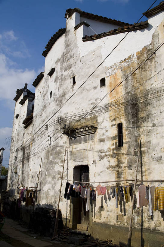 竖图,彩色,室外,白天,旅游,标志建筑,地标,建筑,中国,亚洲,风俗,民俗,雕刻,浮雕,图片,房屋,楼阁,屋子,文化遗产,建筑群,楼群,古典,历史,建设,传统,江西,婺源,楼房,民居,古代,旅游胜地,竖,摄影,人文景观,中国文化,东亚,江西省,中华人民共和国,华东地区,赣,婺源县,上饶,上饶市,古远,彩图,旅行,房子,架空,思溪村,bj174