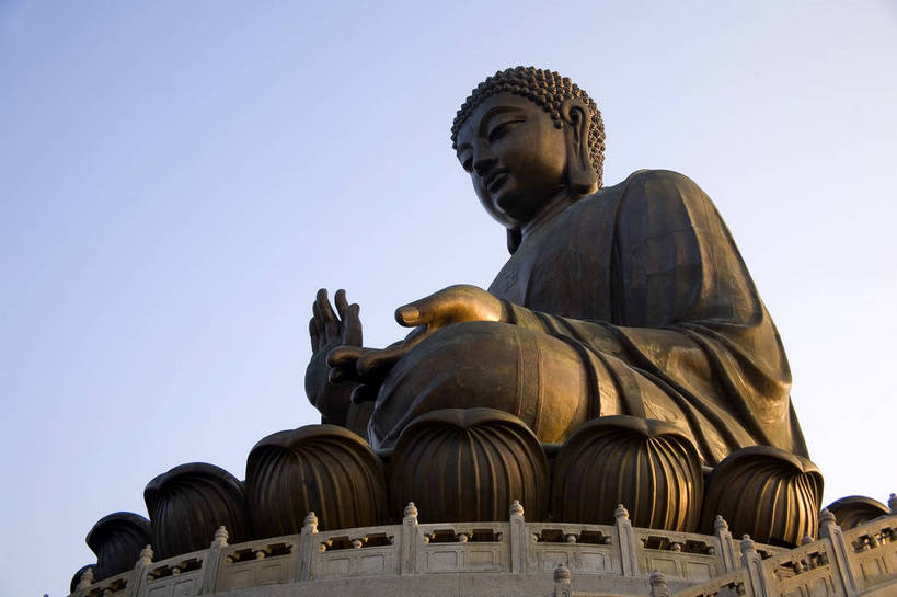 横图,彩色,室外,白天,旅游,度假,名胜古迹,标志建筑,地标,建筑,雕塑,香港,中国,亚洲,行人,游客,游人,遗迹,雕像,佛像,塑像,图片,古迹,文物,娱乐,建设,古建筑,历史建筑,大佛,路人,旅客,享受,休闲,旅游胜地,放松,摄影,参观,古文明,东亚,大屿山,天坛大佛,中华人民共和国,繁荣,发达,宝莲禅寺,过客,旅游者,彩图,旅行,bj174
