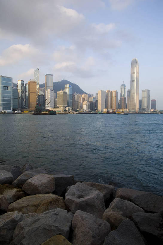 竖图,彩色,室外,白天,旅游,度假,美景,名胜古迹,城市风光,标志建筑,城市,地标,建筑,雕塑,香港,中国,亚洲,遗迹,艺术,装饰,雕刻,雕像,图片,景观,古迹,文物,娱乐,建设,古建筑,工艺品,享受,休闲,旅游胜地,景色,放松,竖,摄影,纪念,美术,主题,参观,陈列,紫荆花,古文明,东亚,中华人民共和国,功能,美学,繁荣,发达,彩图,旅行,bj174