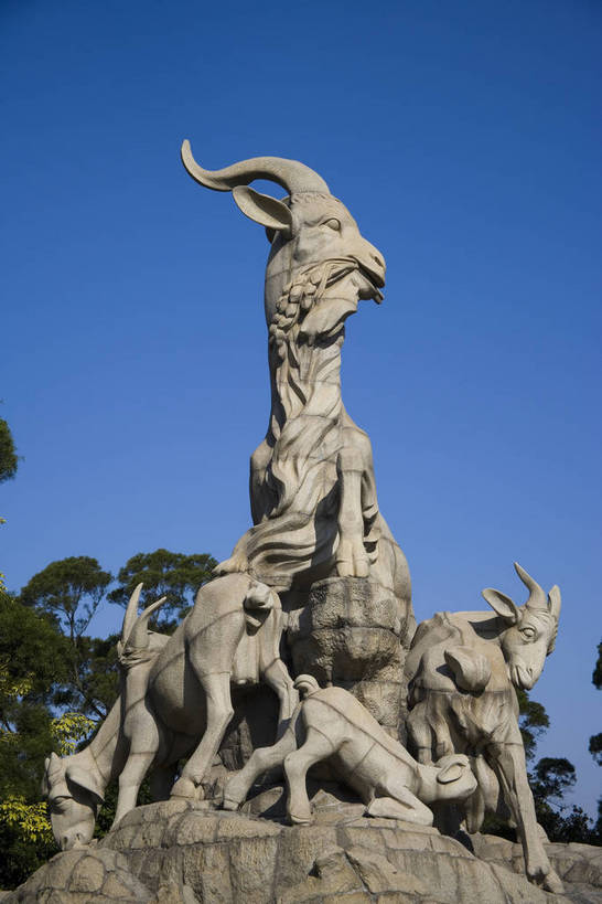 公园,竖图,彩色,室外,白天,旅游,度假,美景,城市风光,城市,大厦,建筑,雕塑,广州,中国,亚洲,艺术,装饰,雕刻,雕像,景观,交通,娱乐,现代,现代建筑,石雕,绿地,工艺品,天,享受,休闲,景色,放松,竖,运输,摄影,经济,纪念,园林,居住,美术,矗立,象征,文明,主题,耸立,参观,陈列,东亚,发展,广东,广东省,越秀公园,五羊雕像,中华人民共和国,华南地区,省会,功能,美学,广州市,粤,挺立,繁荣,进步,发达,交流,彩图,观光,旅行,高楼,观音山,尧山,越秀山,五羊石像,居住区,越秀五羊雕像,bj174