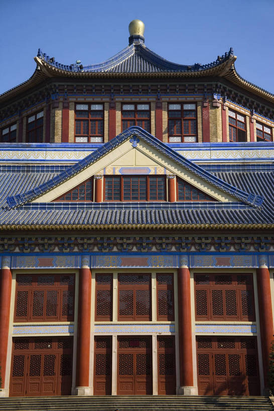 竖图,彩色,室外,白天,旅游,度假,美景,城市风光,标志建筑,城市,地标,建筑,广州,中国,亚洲,风俗,艺术,景观,建筑群,古典,娱乐,建设,传统,特色,天,享受,休闲,景色,放松,精神,竖,摄影,经济,纪念,矗立,中国文化,耸立,领袖,参观,东亚,发展,广东省,孙中山,中华人民共和国,广州市,民族文化,革命,挺立,勇士,繁荣,英雄,进步,发达,制度,伟人,特别,彩图,观光,旅行,孙中山纪念堂,bj174