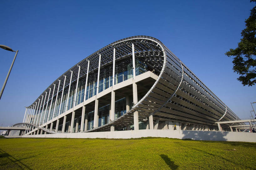 广场,横图,彩色,室外,白天,仰视,旅游,度假,商务,美景,名胜古迹,城市风光,标志建筑,城市,大厦,地标,建筑,汽车,广州,中国,亚洲,遗迹,景观,古迹,文物,娱乐,建设,现代,古建筑,现代建筑,绿地,享受,休闲,旅游胜地,商务楼,景色,放松,金融,摄影,经济,居住,文明,参观,玻璃幕墙,贸易,古文明,东亚,发展,广东省,中信广场,中华人民共和国,广州市,繁荣,进步,发达,交流,彩图,观光,旅行,商业,高楼,居住区,bj174