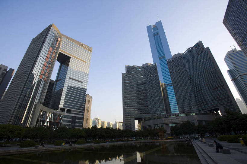 广场,横图,彩色,室外,白天,仰视,旅游,度假,商务,美景,名胜古迹,城市风光,标志建筑,城市,大厦,地标,建筑,汽车,广州,中国,亚洲,遗迹,景观,古迹,文物,娱乐,建设,现代,古建筑,现代建筑,绿地,享受,休闲,旅游胜地,商务楼,景色,放松,金融,摄影,经济,居住,文明,参观,玻璃幕墙,贸易,古文明,东亚,发展,广东省,中信广场,中华人民共和国,广州市,繁荣,进步,发达,交流,彩图,观光,旅行,商业,高楼,居住区,bj174