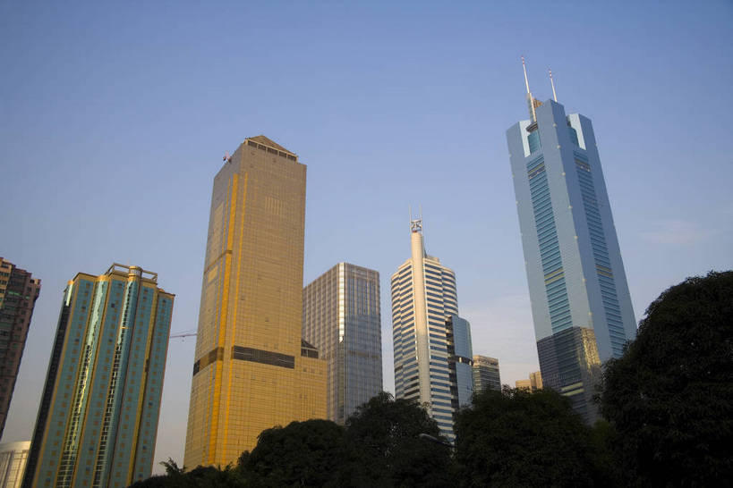 横图,彩色,室外,白天,仰视,旅游,度假,商务,美景,天际线,城市风光,城市,大厦,建筑,汽车,玻璃,广州,中国,亚洲,远眺,光,景观,建筑群,交通,娱乐,现代,现代建筑,特色,车,白云,蓝天,绿地,天,享受,休闲,摩天大厦,景色,放松,金融,运输,摄影,生活方式,经济,轮廓,居住,美好,文明,参观,玻璃幕墙,贸易,东亚,发展,广东,广东省,城区,中信广场,中华人民共和国,华南地区,省会,广州市,粤,繁荣,进步,天河,发达,交流,彩图,观光,旅行,商业,高楼,居住区,天河区,天河广场,bj174