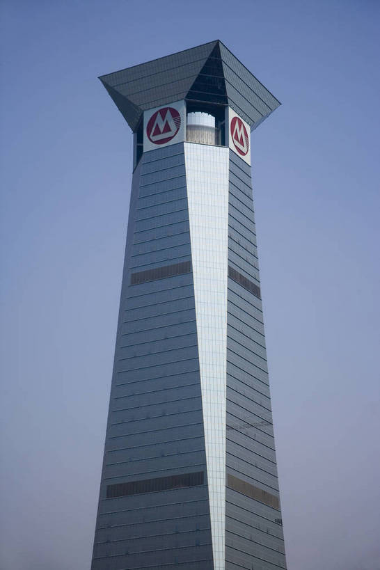 人群,竖图,彩色,室外,旅游,度假,美景,天际线,城市风光,城市,大厦,高速公路,建筑,公路,汽车,玻璃,深圳,中国,亚洲,景观,交通,娱乐,现代,现代建筑,旅客,特色,车,白云,蓝天,绿地,绿化带,天,享受,休闲,景色,便捷,放松,竖,运输,摄影,生活方式,经济,轮廓,居住,矗立,美好,文明,耸立,参观,玻璃幕墙,东亚,发展,广东省,中华人民共和国,快捷,挺立,深圳市,繁荣,进步,发达,交流,彩图,观光,旅行,高楼,居住区,快速路,bj174