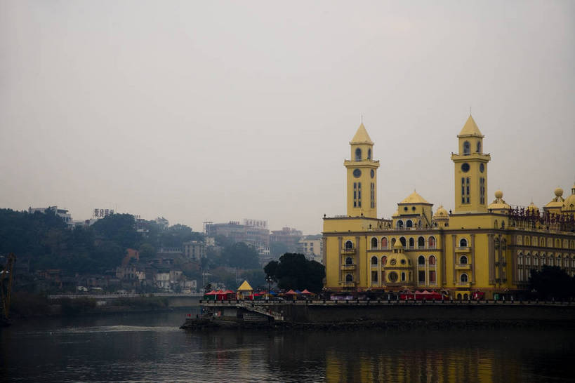 人群,横图,彩色,室外,白天,旅游,度假,商务,美景,水,城市风光,城市,大厦,道路,建筑,路,公路,船,中国,亚洲,海边,景观,建筑群,渡船,交通,娱乐,现代,厦门,现代建筑,特色,天空,海水,绿地,天,享受,休闲,景色,放松,金融,摄影,生活方式,经济,居住,海滨,美好,文明,参观,贸易,东亚,发展,福建省,厦门市,中华人民共和国,繁荣,进步,发达,交流,马路,彩图,观光,旅行,商业,高楼,居住区,海滨城市,bj174