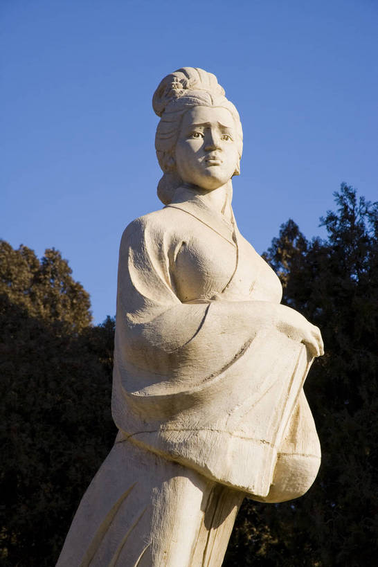 寺庙,竖图,彩色,室外,白天,旅游,度假,名胜古迹,标志建筑,地标,建筑,雕塑,长城,中国,亚洲,风俗,神话,遗迹,艺术,装饰,雕刻,雕像,塑像,文化遗产,冬天,寺院,辽阔,古典,古迹,历史,文物,娱乐,建设,传统,古建筑,石雕,特色,古代,蓝天,天空,工艺品,天,享受,休闲,广阔,旅游胜地,放松,精神,竖,摄影,城楼,古代建筑,纪念,美术,矗立,文明,中国文化,主题,传说,特殊,耸立,陈列,古文明,东亚,中华人民共和国,功能,美学,河北省,秦皇岛,挺立,古远,流传,制度,特别,传奇,旅行,庙,寺,传统文化,孟姜女庙,山海关,孟姜女,bj174