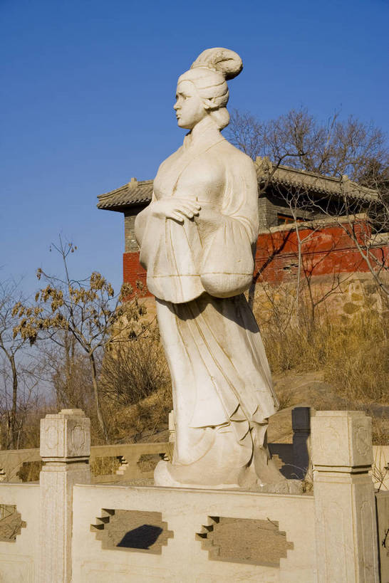 寺庙,竖图,彩色,室外,白天,旅游,度假,名胜古迹,标志建筑,地标,建筑,雕塑,长城,中国,亚洲,风俗,神话,遗迹,艺术,装饰,雕刻,雕像,塑像,文化遗产,冬天,寺院,辽阔,古典,古迹,历史,文物,娱乐,建设,传统,古建筑,石雕,特色,古代,蓝天,天空,工艺品,天,享受,休闲,广阔,旅游胜地,放松,精神,竖,摄影,城楼,古代建筑,纪念,美术,矗立,文明,中国文化,主题,传说,特殊,耸立,陈列,古文明,东亚,中华人民共和国,功能,美学,河北省,秦皇岛,挺立,古远,流传,制度,特别,传奇,旅行,庙,寺,传统文化,孟姜女庙,山海关,孟姜女,bj174