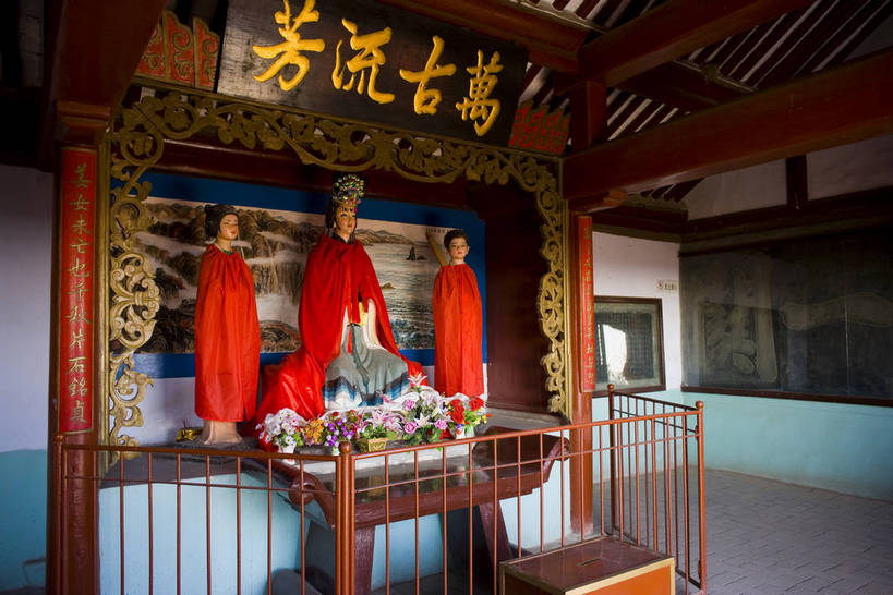 寺庙,横图,彩色,室内,白天,旅游,度假,名胜古迹,标志建筑,地标,建筑,雕塑,长城,中国,亚洲,风俗,神话,遗迹,艺术,装饰,雕刻,雕像,塑像,文化遗产,冬天,寺院,辽阔,古典,古迹,历史,文物,娱乐,建设,传统,古建筑,石雕,特色,古代,工艺品,享受,休闲,广阔,旅游胜地,放松,精神,摄影,城楼,古代建筑,纪念,美术,文明,中国文化,主题,传说,特殊,陈列,古文明,东亚,中华人民共和国,功能,美学,河北省,秦皇岛,古远,流传,制度,特别,传奇,旅行,庙,寺,传统文化,孟姜女庙,山海关,孟姜女,bj174