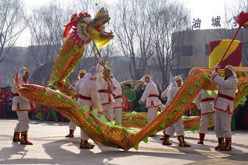 横图,彩色,室外,旅游,度假,美景,名胜古迹,标志建筑,地标,建筑,中国,亚洲,遗迹,民俗,图片,景观,文化遗产,乡村,冬季,冬天,古迹,历史,文物,娱乐,建设,传统,古建筑,民族,特色,古代,天空,自然,天,享受,休闲,旅游胜地,景色,放松,摄影,象征,贫瘠,中国文化,自然风光,特殊,古文明,东亚,地貌,陕西,陕西省,中华人民共和国,革命,西北地区,陕,延安,延安市,革命根据地,腰鼓,古远,冬日,民族舞,旅行,游览,舞蹈,地质,安塞,安塞县,bj174