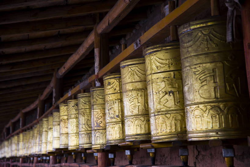 寺庙,横图,彩色,室内,旅游,名胜古迹,标志建筑,地标,建筑,静物,中国,亚洲,朝拜,节日,民俗,图片,文化遗产,建筑群,宏伟,文化,文物,建设,物品,虔诚,祈祷,健康,气派,许愿,摄影,宗教,佛教,信仰,古代建筑,纪念,祈求,祭祀,中国文化,参观,东亚,甘肃省,藏传佛教,郎木寺,中华人民共和国,甘南,释教,平安,钟,旅行,游览,庙,寺,传统文化,bj174