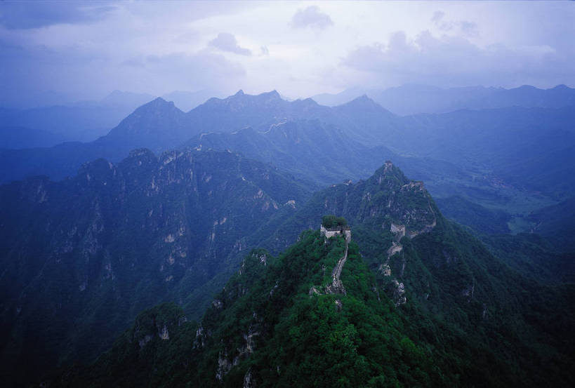 横图,彩色,室外,白天,旅游,度假,名胜古迹,标志建筑,地标,建筑,北京,长城,中国,亚洲,风俗,遗迹,文化遗产,古迹,历史,文物,娱乐,建设,传统,古建筑,享受,休闲,远景,旅游胜地,放松,精神,摄影,古代建筑,雄伟,象征,美好,烽火台,古文明,东亚,古代文明,制度,彩图,旅行,箭扣长城,bj174