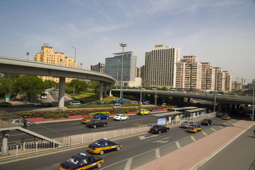 横图,俯视,彩色,室外,白天,旅游,度假,名胜古迹,天际线,城市风光,标志建筑,城市,道路,地标,高速公路,建筑,立交桥,路,公路,汽车,北京,中国,亚洲,遗迹,景观,建筑群,车流,公交车,交通,首都,都市,古迹,文物,娱乐,建设,现代,古建筑,现代建筑,楼宇,享受,休闲,旅游胜地,放松,运输,摄影,经济,古文明,立体交通,东亚,发展,中华人民共和国,繁荣,进步,发达,马路,旅行,高等级公路,bj174