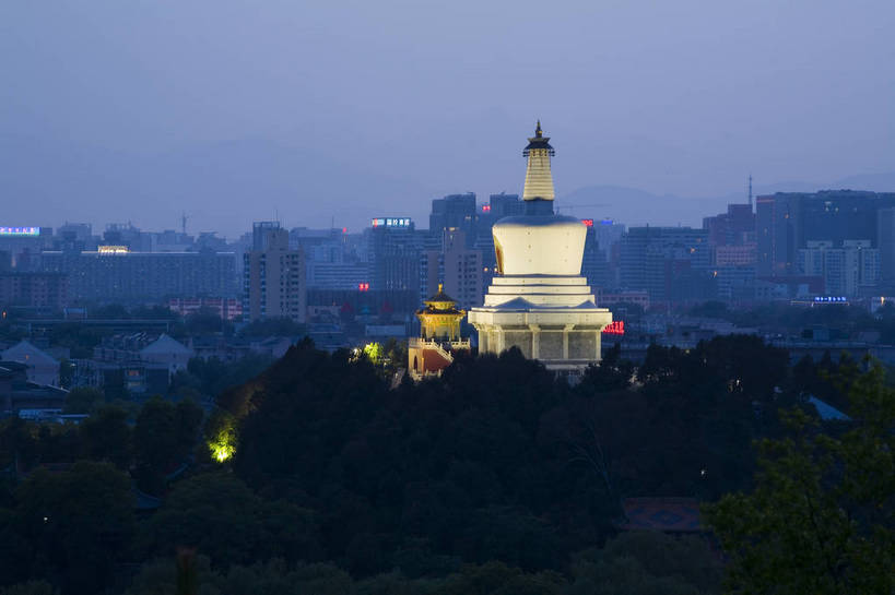 公园,横图,俯视,彩色,室外,旅游,度假,城市风光,城市,夜景,北海公园,北京,中国,亚洲,景观,高塔,建筑群,塔,灯光,首都,都市,白塔,树,风景,休闲,灿烂,旅游胜地,景色,摄影,美好,东亚,北海,中华人民共和国,旅行,bj174