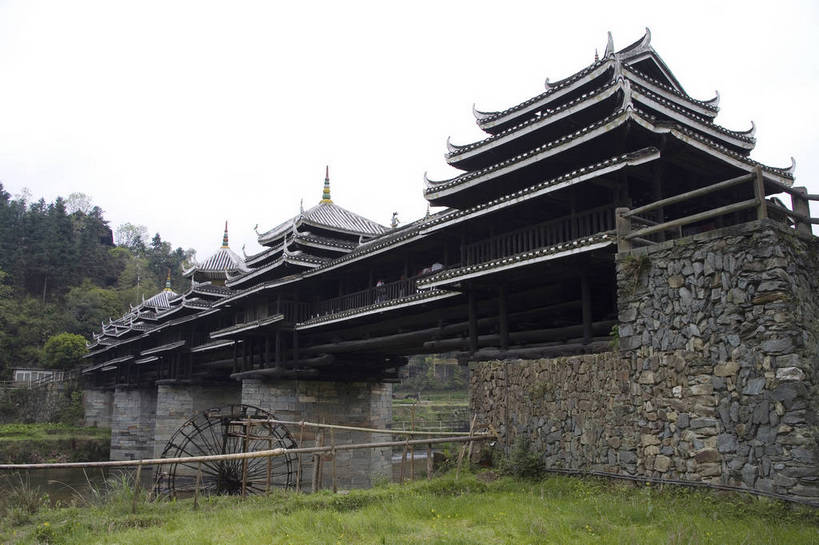 横图,室外,白天,旅游,度假,名胜古迹,标志建筑,地标,建筑,中国,亚洲,遗迹,民俗,景观,文化遗产,建筑群,古典,古迹,文物,娱乐,建设,古建筑,特色,享受,休闲,旅游胜地,景色,放松,人文景观,广西,中国文化,古文明,东亚,程阳,三江,风雨桥,中华人民共和国,民族建筑,古代文明,旅行,传统文化,bj174