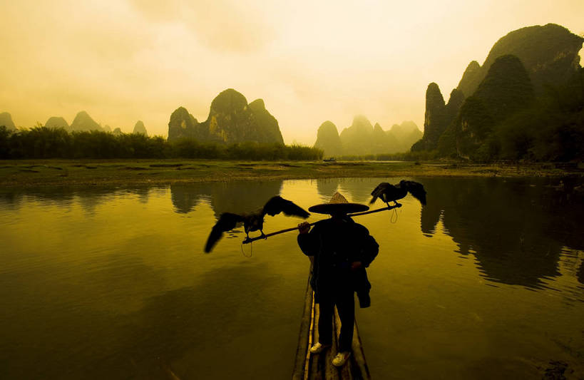 横图,彩色,室外,白天,旅游,度假,美景,名胜古迹,山,标志建筑,地标,建筑,桂林,中国,亚洲,遗迹,景观,渔船,古迹,文物,娱乐,建设,古建筑,江水,游船,自然,享受,休闲,旅游胜地,放松,摄影,广西,美好,自然风光,古文明,东亚,漓江,中华人民共和国,兴坪,江,旅行,bj174