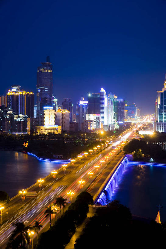 竖图,俯视,彩色,室外,旅游,度假,名胜古迹,城市风光,标志建筑,城市,道路,地标,建筑,夜景,中国,亚洲,遗迹,景观,建筑群,桥,灯光,交通,都市,古迹,文物,娱乐,建设,现代,古建筑,现代建筑,享受,休闲,灿烂,旅游胜地,放松,竖,运输,摄影,经济,广西,矗立,耸立,古文明,东亚,发展,南宁,广西壮族自治区,首府,中华人民共和国,桂,华南地区,南宁市,灯火辉煌,挺立,繁荣,进步,发达,旅行,青秀区,邕江,南湖大桥,bj174