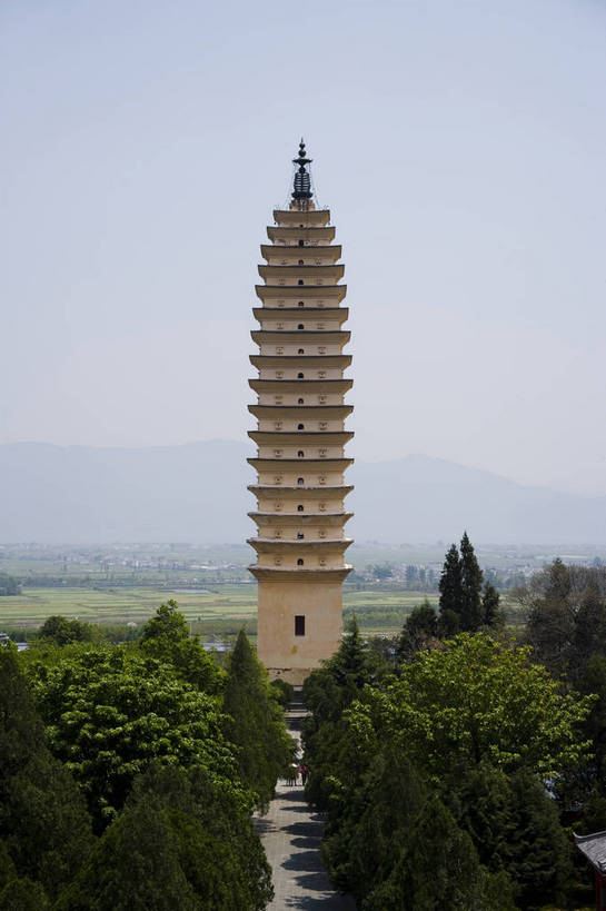 竖图,室外,白天,旅游,度假,名胜古迹,标志建筑,地标,建筑,大理,中国,亚洲,遗迹,民俗,景观,文化遗产,建筑群,塔,古典,古迹,文物,娱乐,建设,古建筑,云南,特色,古镇,享受,休闲,旅游胜地,景色,放松,竖,人文景观,古塔,矗立,中国文化,耸立,古文明,东亚,中华人民共和国,挺立,民族建筑,古代文明,旅行,传统文化,三塔,bj174
