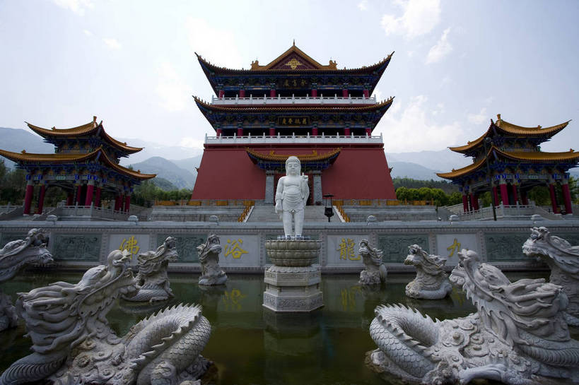 横图,室外,白天,旅游,度假,名胜古迹,标志建筑,地标,建筑,大理,中国,亚洲,遗迹,民俗,景观,文化遗产,建筑群,古典,古迹,文物,娱乐,建设,古建筑,云南,特色,古镇,享受,休闲,旅游胜地,景色,放松,人文景观,中国文化,古文明,东亚,中华人民共和国,民族建筑,崇圣寺,古代文明,旅行,传统文化,三塔,bj174