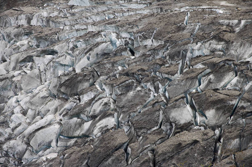 横图,彩色,室外,白天,旅游,度假,名胜古迹,山,雪山,标志建筑,地标,建筑,香格里拉,中国,亚洲,遗迹,景观,山顶,古迹,文物,娱乐,建设,古建筑,迪庆,梅里雪山,云南,自然,享受,休闲,旅游胜地,景色,放松,摄影,地理,自然风光,古文明,东亚,地貌,中甸,迪庆藏族自治州,云南省,德钦县,中华人民共和国,西南地区,滇,迪庆州,香格里拉县,旅行,地质,明永冰川,奶诺戈汝冰川,bj174