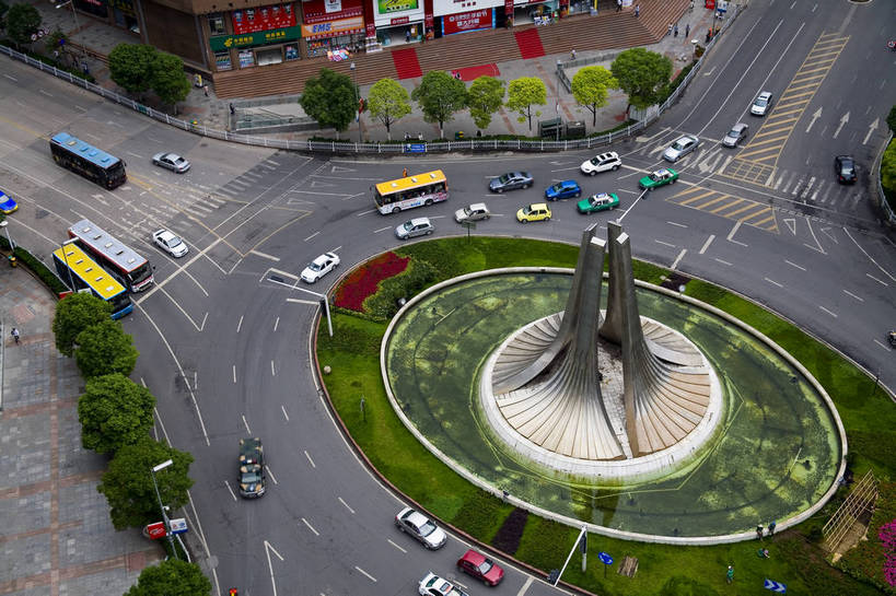 花园,广场,横图,室外,白天,旅游,花圃,城市风光,城市,道路,地标,喷泉,汽车,中国,亚洲,景观,路口,交通,都市,文化,场地,现代,品味,运输,经济,场所,鸟瞰,水景,东亚,发展,贵州,贵阳,中华人民共和国,美观,繁荣,进步,发达,设计,小花园,旅行,bj174