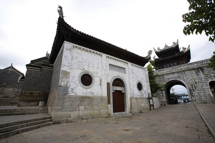 横图,彩色,室外,白天,旅游,度假,名胜古迹,标志建筑,地标,建筑,中国,亚洲,遗迹,民俗,图片,文化遗产,建筑群,古典,古迹,文物,娱乐,建设,古建筑,民居,古镇,享受,休闲,旅游胜地,放松,摄影,美好,文明,中国文化,古文明,东亚,贵州,贵州省,贵阳,中华人民共和国,省会,黔,西南地区,贵阳市,幽静,旅行,传统文化,花溪区,青岩古镇,青岩镇,bj174