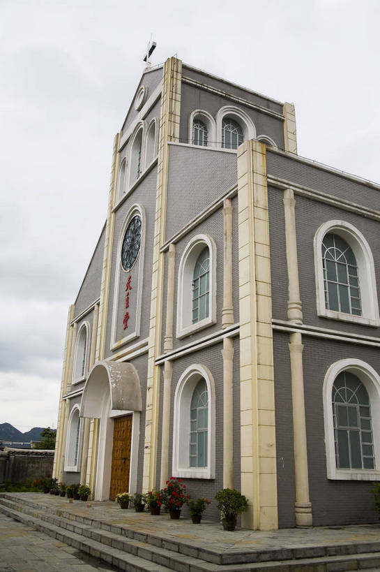 竖图,彩色,室外,特写,白天,旅游,度假,名胜古迹,标志建筑,地标,建筑,中国,亚洲,遗迹,民俗,图片,文化遗产,建筑群,古典,古迹,文物,娱乐,建设,古建筑,民居,古镇,享受,休闲,旅游胜地,放松,竖,摄影,矗立,美好,文明,中国文化,耸立,古文明,东亚,贵州,贵州省,贵阳,中华人民共和国,省会,黔,西南地区,贵阳市,挺立,幽静,旅行,传统文化,花溪区,青岩古镇,青岩镇,bj174