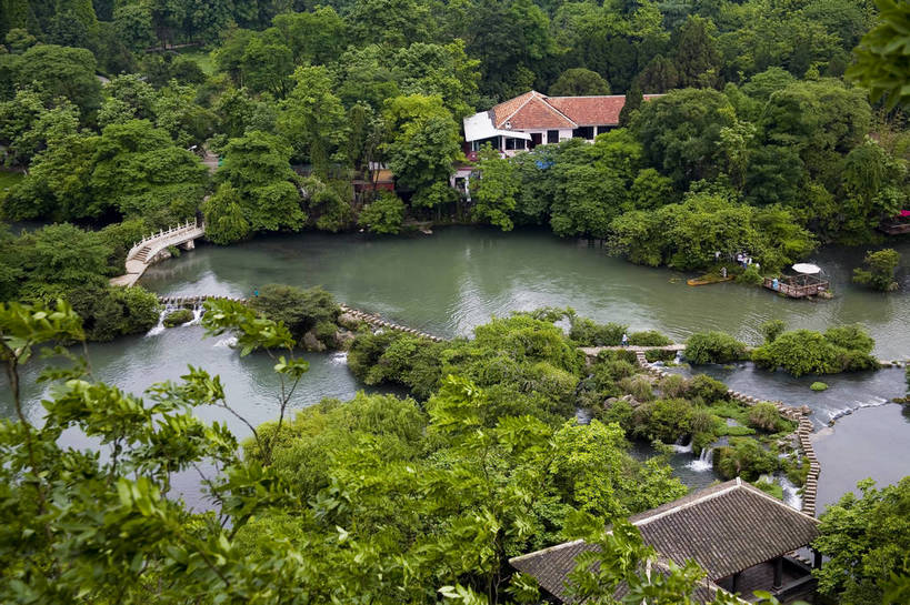 横图,彩色,室外,白天,旅游,度假,名胜古迹,标志建筑,地标,建筑,大连,中国,亚洲,遗迹,民俗,图片,文化遗产,古城,建筑群,古典,古迹,文物,娱乐,建设,古建筑,民居,古镇,享受,休闲,旅游胜地,放松,摄影,鸟瞰,美好,文明,中国文化,古文明,东亚,辽宁,辽宁省,大连市,贵州,贵阳,中华人民共和国,辽,东北地区,幽静,旅行,传统文化,甘井子区,东北,中国东北地区,东北三省,东三省,华西公园,bj174