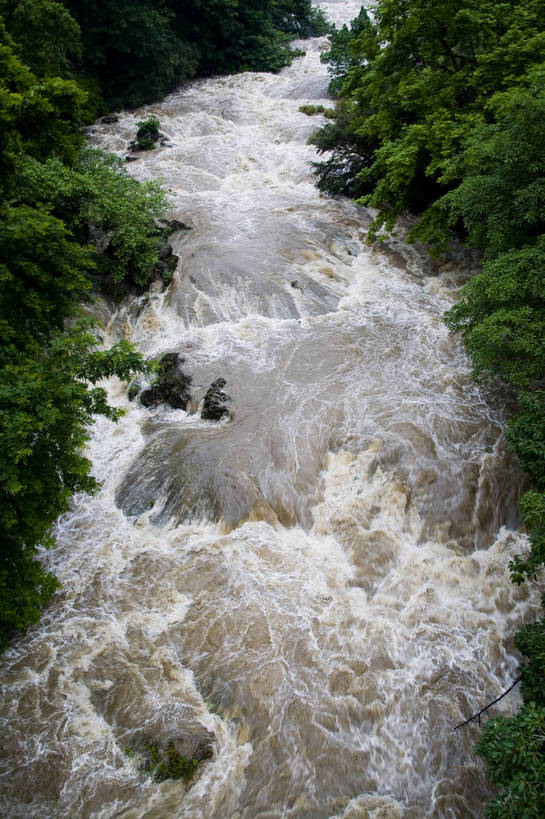 竖图,彩色,室外,特写,白天,旅游,度假,名胜古迹,标志建筑,地标,建筑,黄果树,黄果树瀑布,中国,亚洲,局部,遗迹,湍急,图片,水潭,古迹,文物,娱乐,建设,古建筑,树木,自然,享受,休闲,旅游胜地,景色,放松,竖,摄影,矗立,美好,自然风光,耸立,古文明,东亚,贵州,贵州省,安顺,中华人民共和国,安顺市,黔,西南地区,天星桥,挺立,黄果树大瀑布,山石,溪,旅行,天星桥景区,镇宁布依族苗族自治县,镇宁县,银链坠潭瀑布,bj174