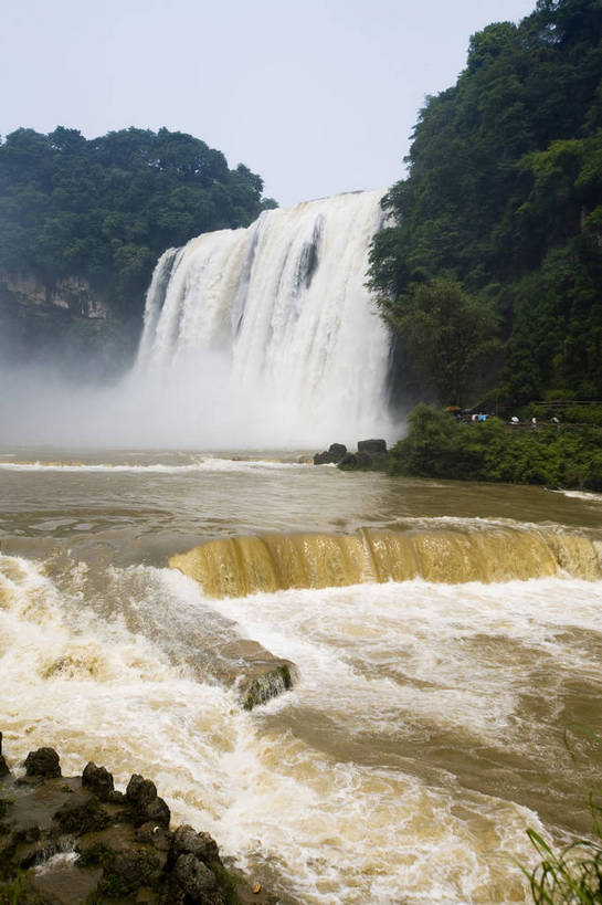竖图,彩色,室外,白天,旅游,度假,名胜古迹,瀑布,山,水,标志建筑,地标,建筑,黄果树,黄果树瀑布,中国,亚洲,遗迹,壮观,湍急,图片,景观,水潭,古迹,文物,娱乐,建设,古建筑,树木,自然,享受,休闲,旅游胜地,景色,放松,竖,摄影,矗立,汹涌,美妙,自然风光,耸立,古文明,东亚,贵州,中华人民共和国,挺立,气势磅礴,旅行,bj174