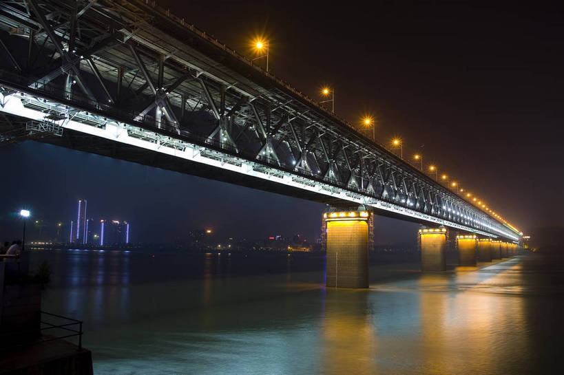 横图,室外,旅游,度假,名胜古迹,城市风光,标志建筑,城市,大桥,道路,地标,建筑,夜景,武汉,中国,亚洲,遗迹,景观,灯光,交通,都市,古迹,文物,娱乐,建设,现代,古建筑,现代建筑,地标建筑,享受,休闲,灿烂,旅游胜地,放松,运输,经济,长江大桥,长江,古文明,东亚,发展,湖北,武汉长江大桥,中华人民共和国,灯火辉煌,繁荣,进步,发达,旅行,bj174